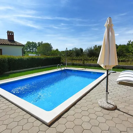 Kmacici 598 Villa Sveti Lovreč Pazenatički