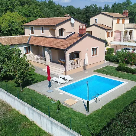 Kmacici 598 Sveti Lovreč Pazenatički
