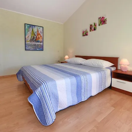 Kmacici 598 Sveti Lovreč Pazenatički