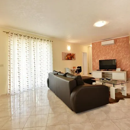 Villa Kmacici 598